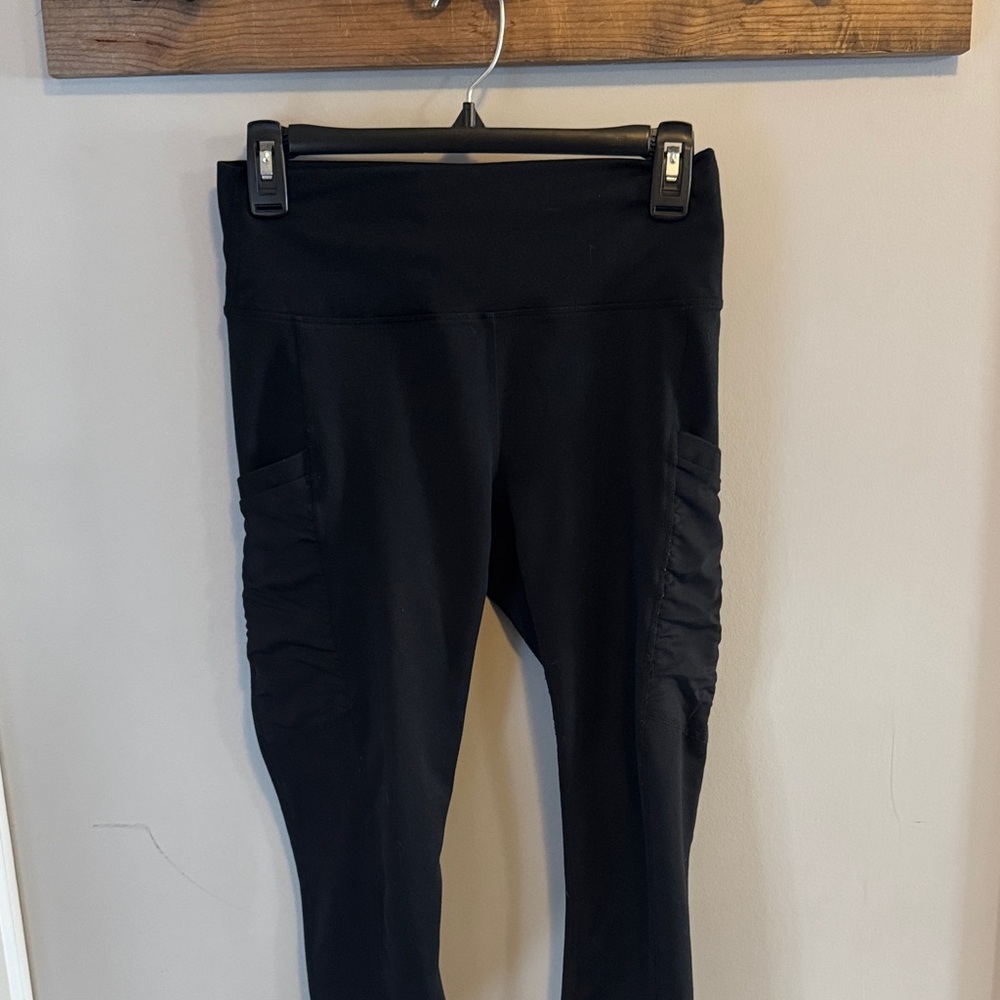 Fabletics power hold High-Waisted Leggings with Pockets - compression wear yoga